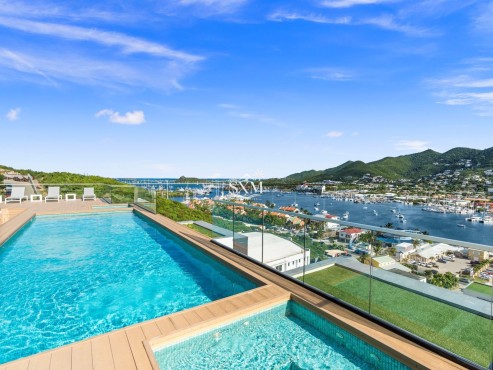 Contemporary Waterfront Living at The Hills Residence