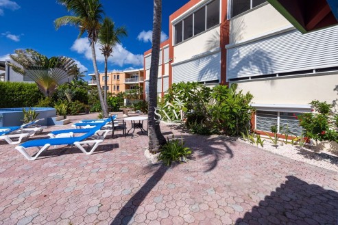 Pelican Key Beachfront Condo