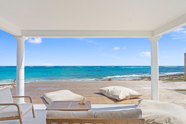Exclusive-Oceanfront-Townhouse-3