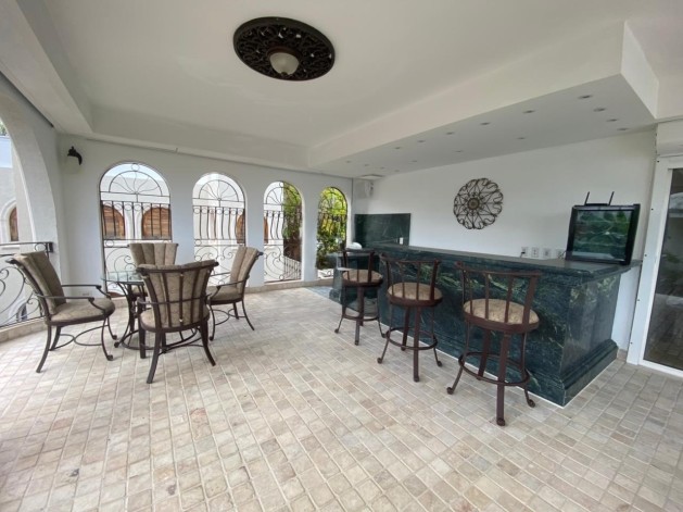Waterfront_Villa_3